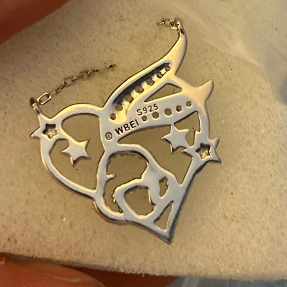 Charmed Aroma | Sterling Silver Bugs Bunny Necklace 🐰 - Picture 3 of 5